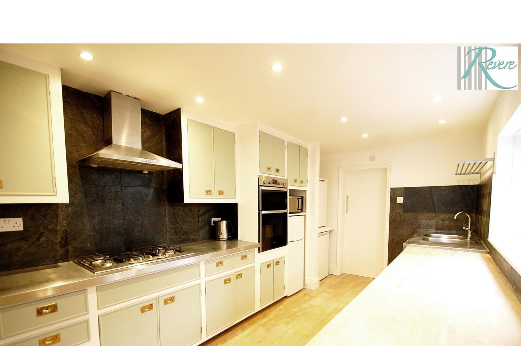 Quiet 5 Bed Vauxhall House With Garden And Roof Terrace *