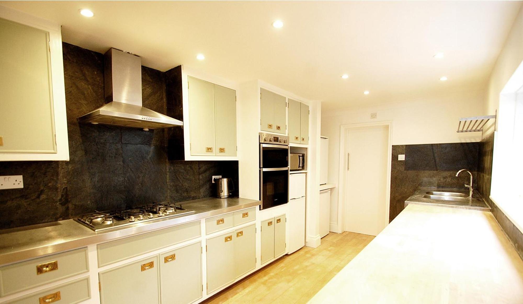 Hébergement de vacances Quiet 5 Bed Vauxhall House With Garden And Roof Terrace *