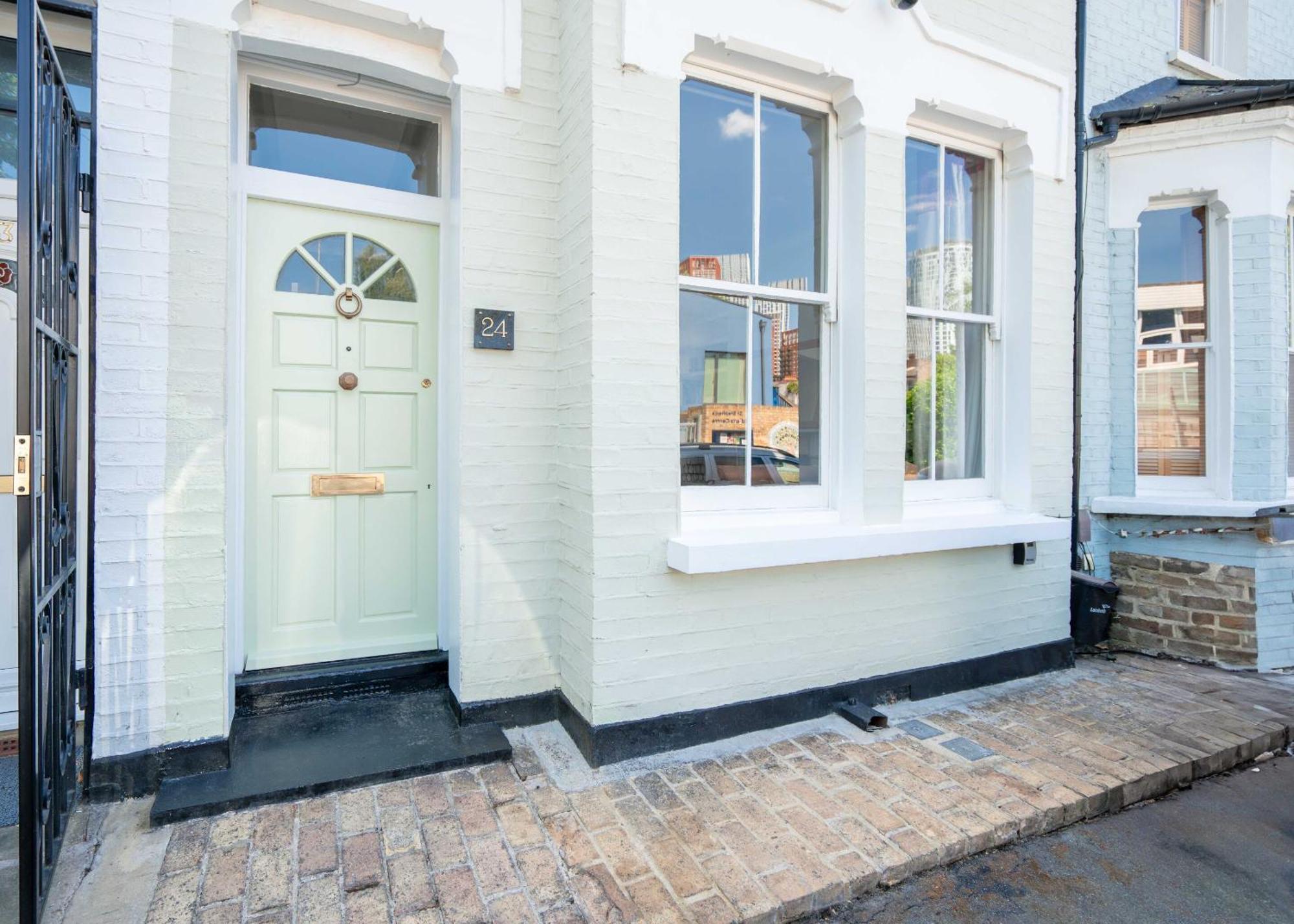 Quiet 5 Bed Vauxhall House With Garden And Roof Terrace *