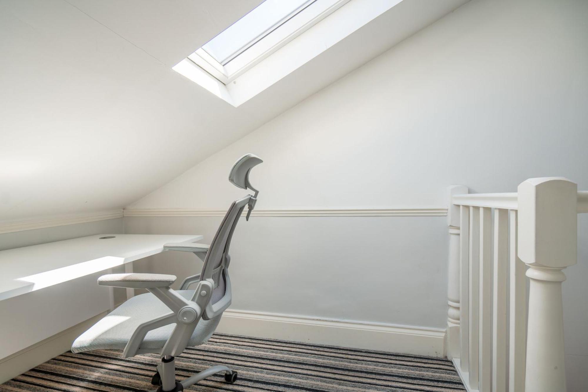 Quiet 5 Bed Vauxhall House With Garden And Roof Terrace *
